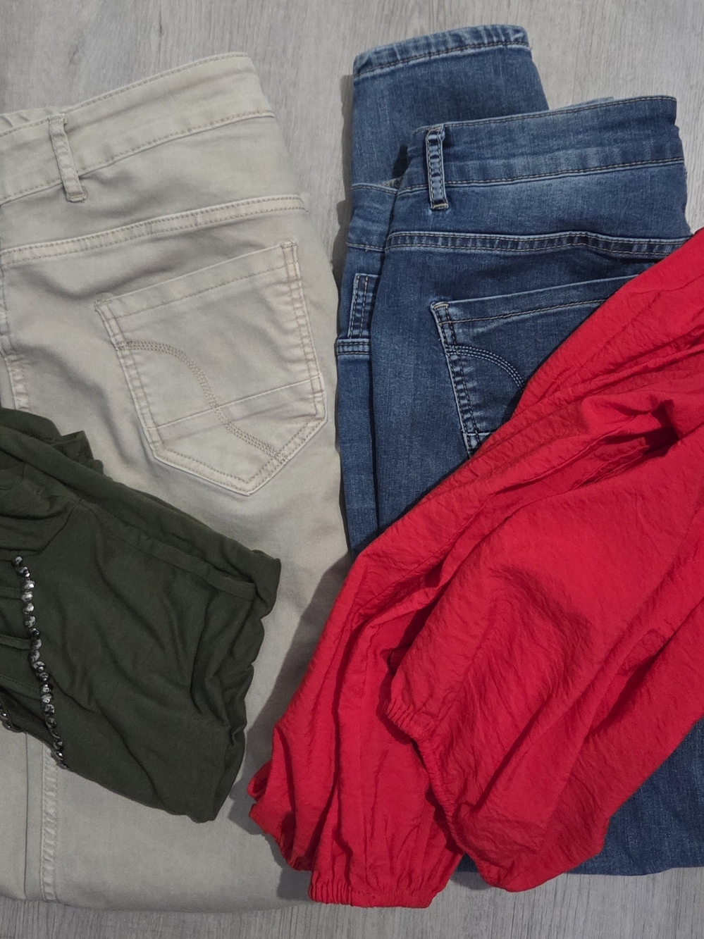 Women’s Red Jeans - Brand Unspecified